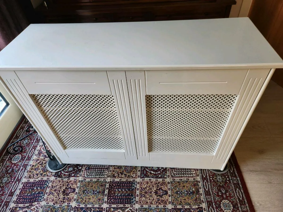 White shoe cabinet - Image 1