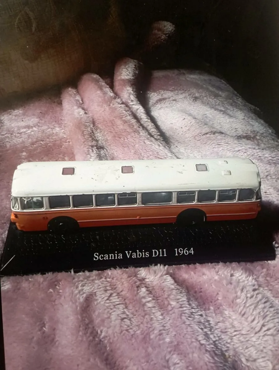 SCANIA VABIS DII (1-76) OO SCALE BUS - Image 1