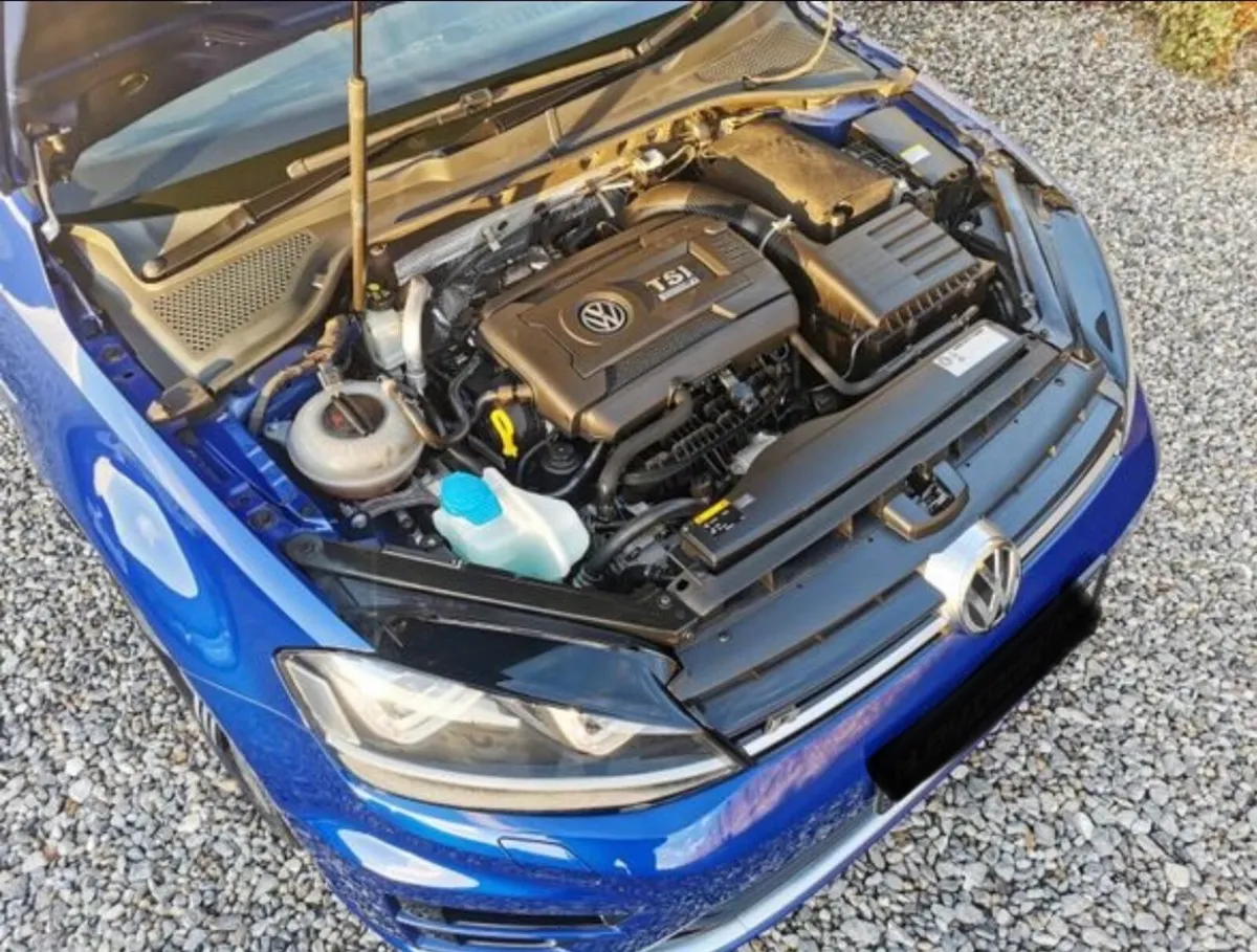 Volkswagen Golf R (Estate) 2.0 DSG 300bhp - Image 4