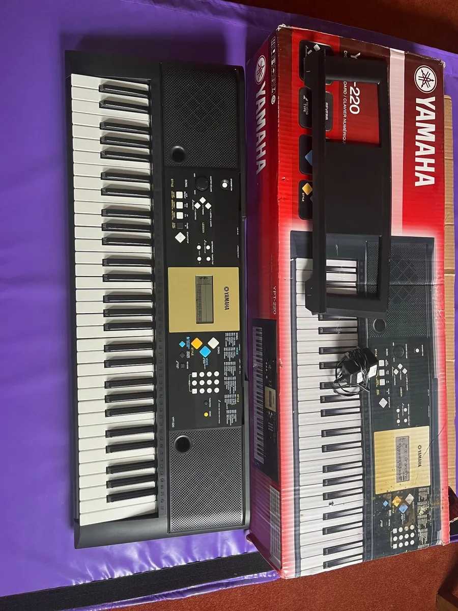 Yamaha keyboard YPT 220