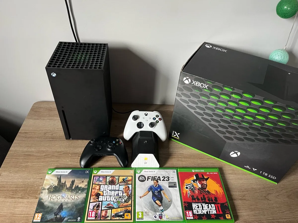 Xbox Series X - Image 1