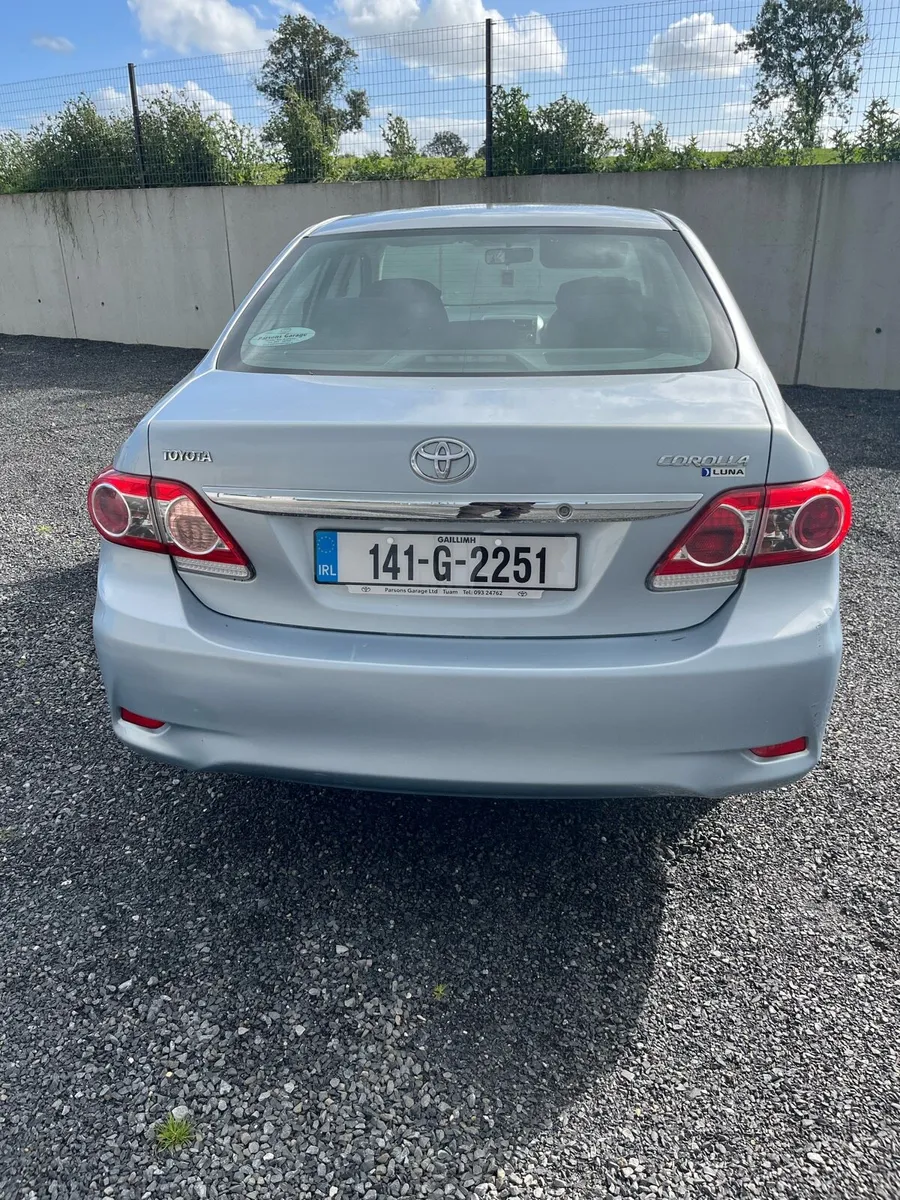 2014 Toyota Corolla (Luna) - Image 3