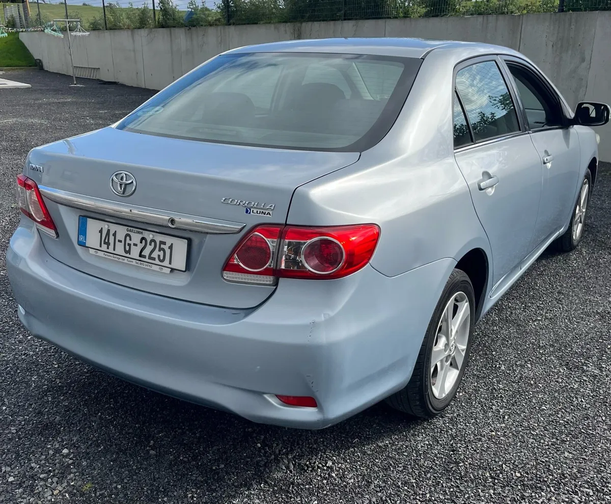 2014 Toyota Corolla (Luna) - Image 4