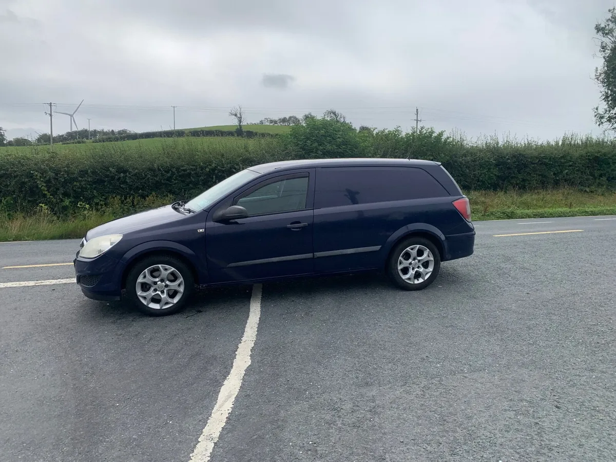 Opel Astra 2008 - Image 2