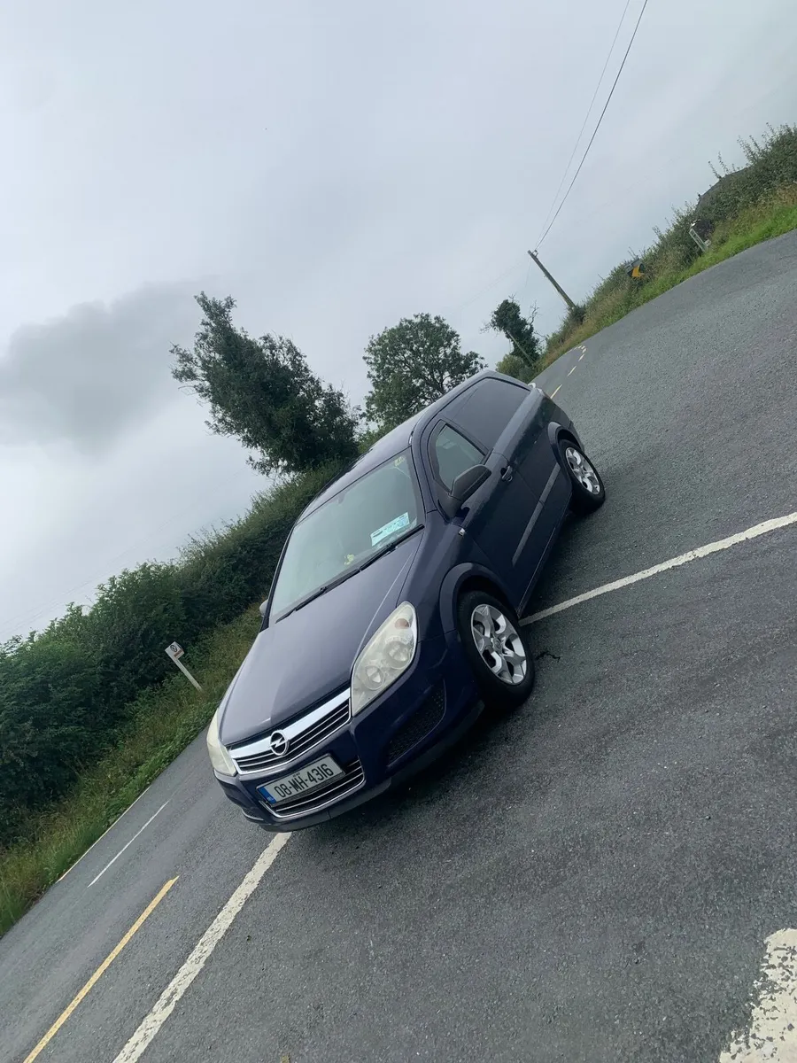Opel Astra 2008 - Image 1