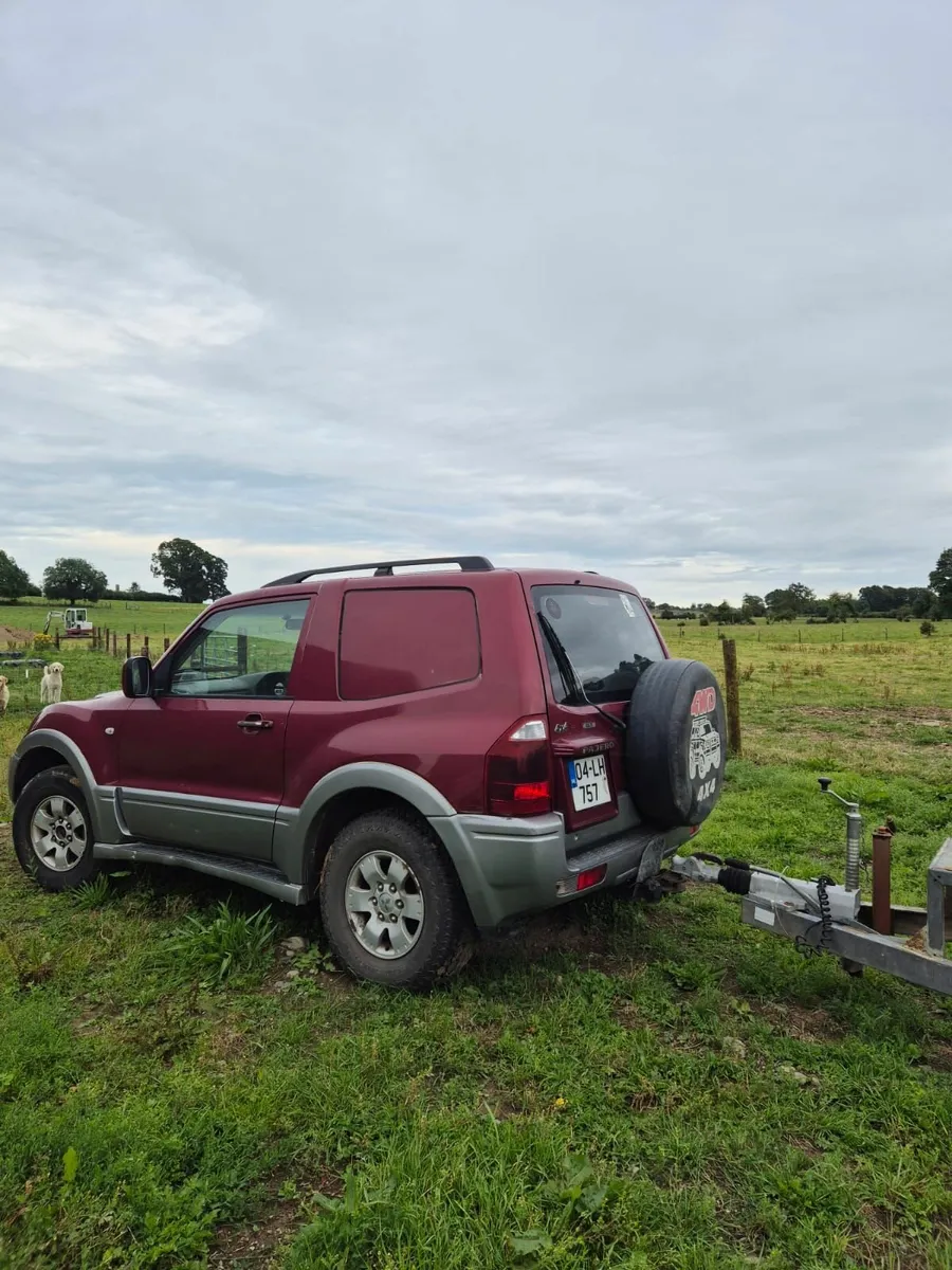 Mitsubishi Pajero 2004 - Image 1