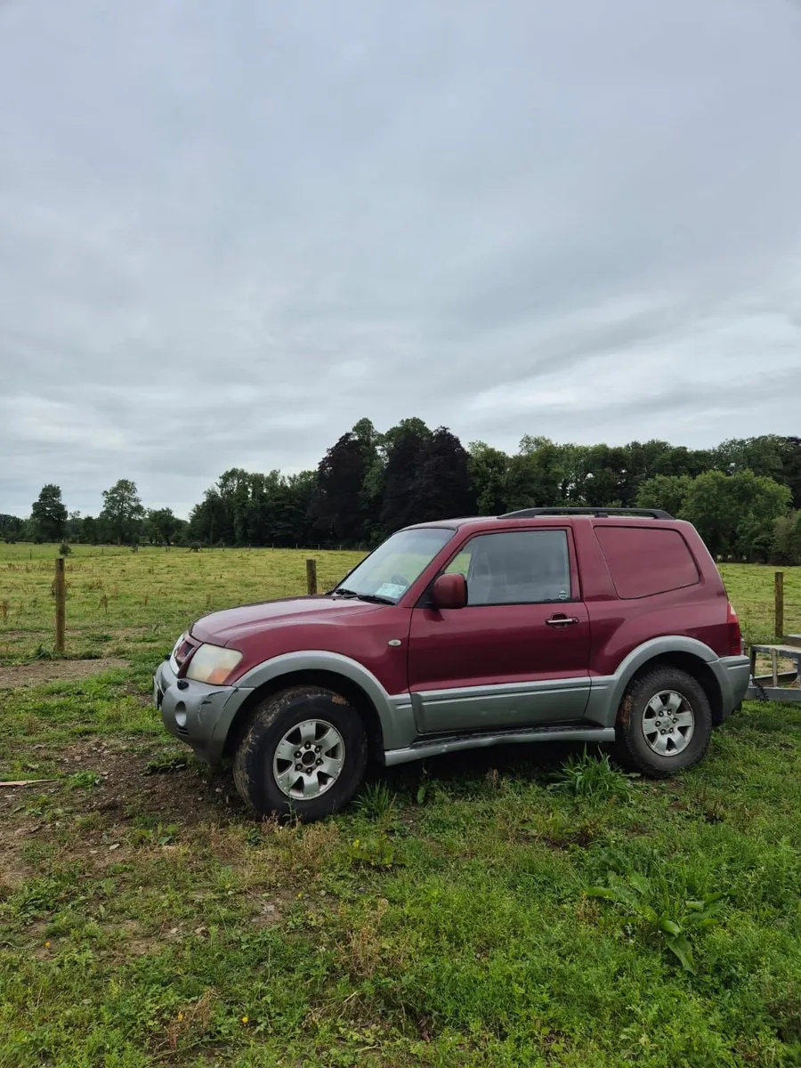 Mitsubishi Pajero 2004 - Image 2