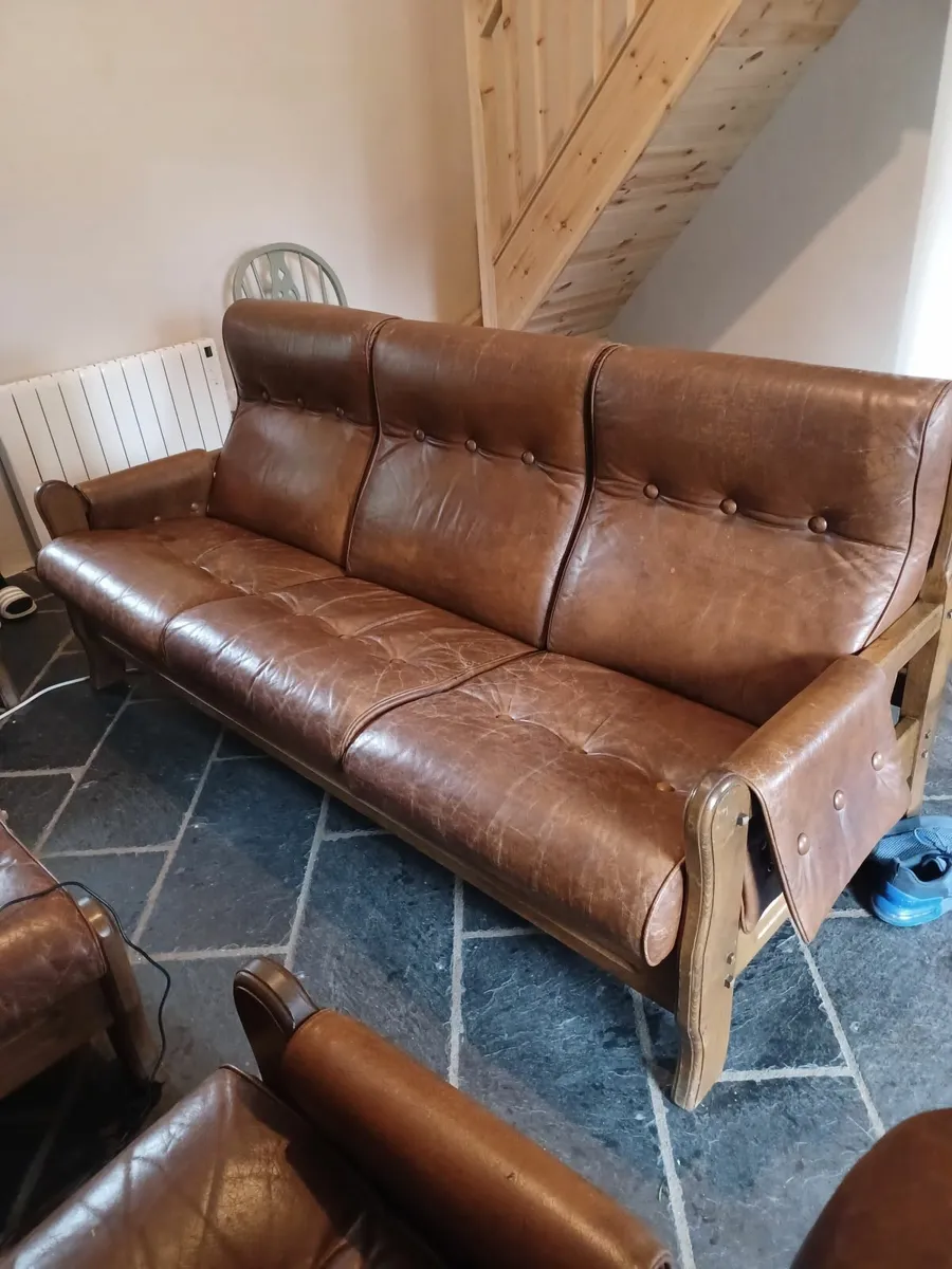 Vintage 3 piece Leather suite - Image 1