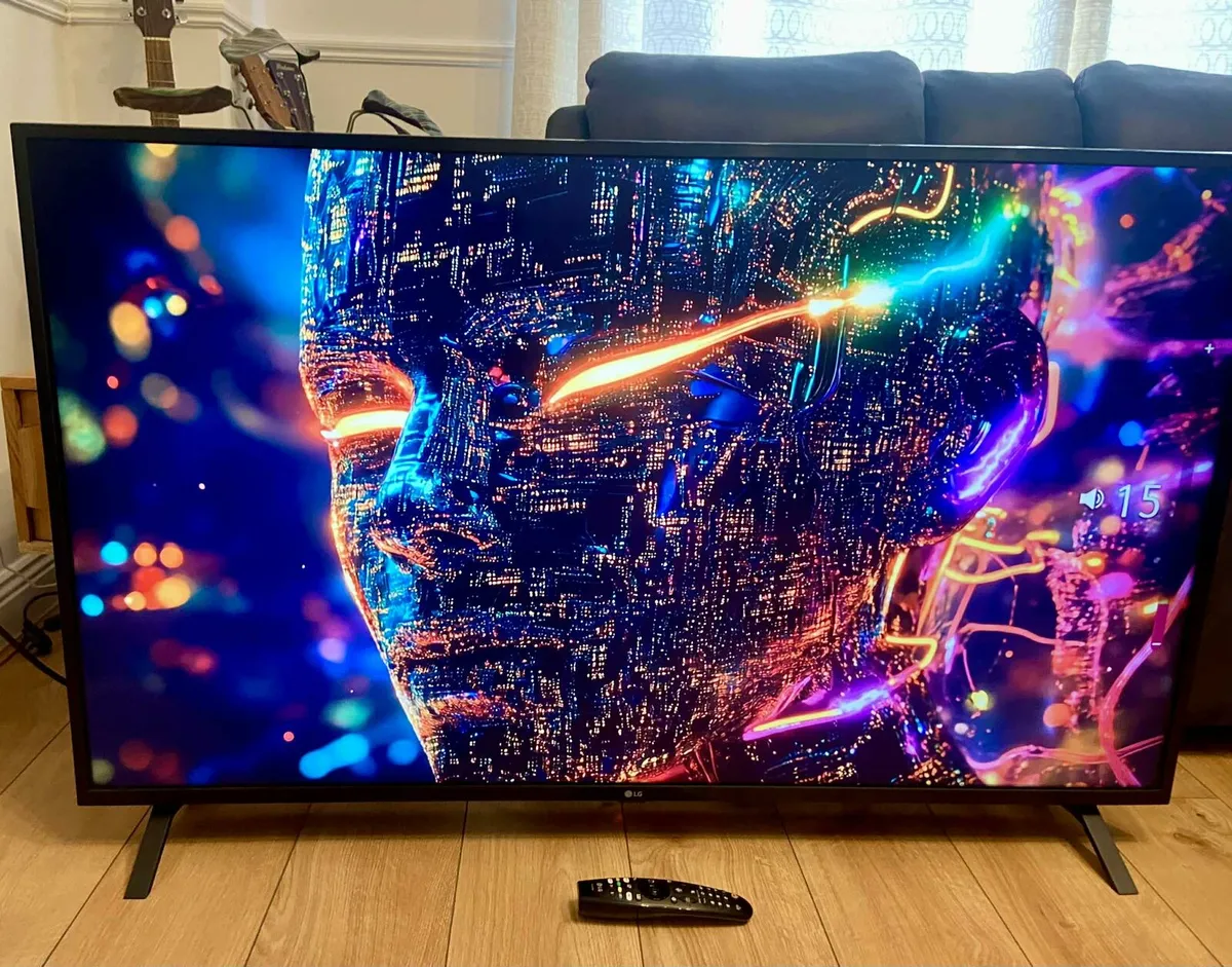 LG 55" 4K ULTRA HD SMART TV. LIKE NEW - Image 1