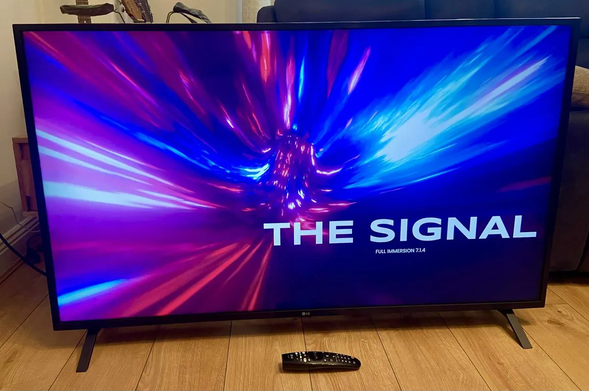 LG 55" 4K ULTRA HD SMART TV. LIKE NEW - Image 4