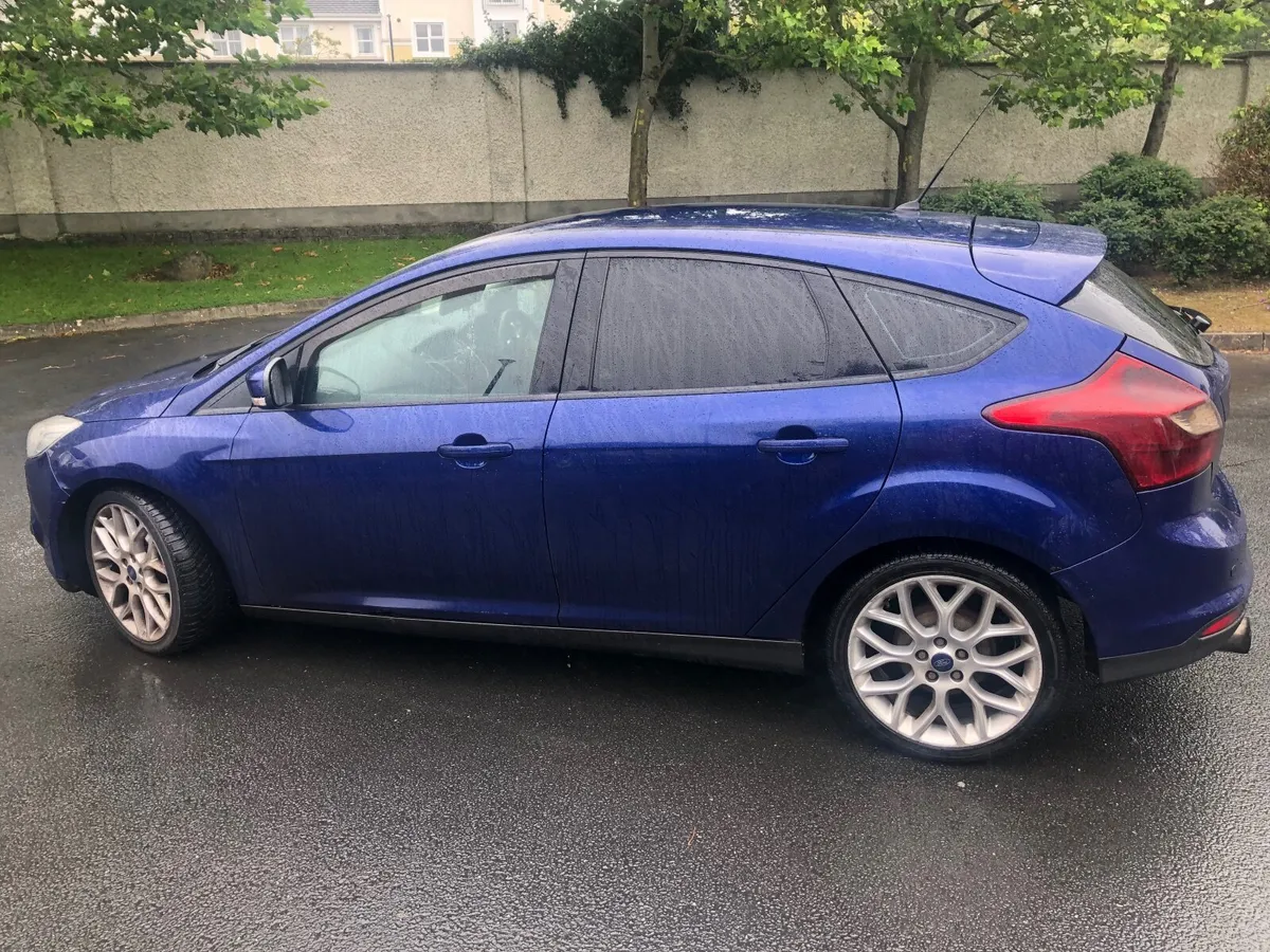 Ford Focus 2014 - Image 2