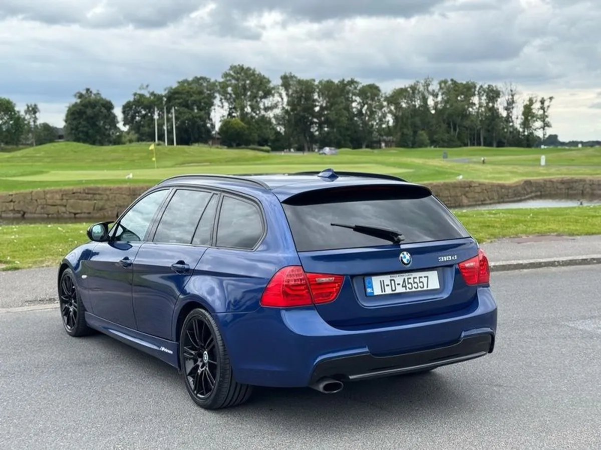 Bmw 318d M-sport Estate 2011 - Image 4