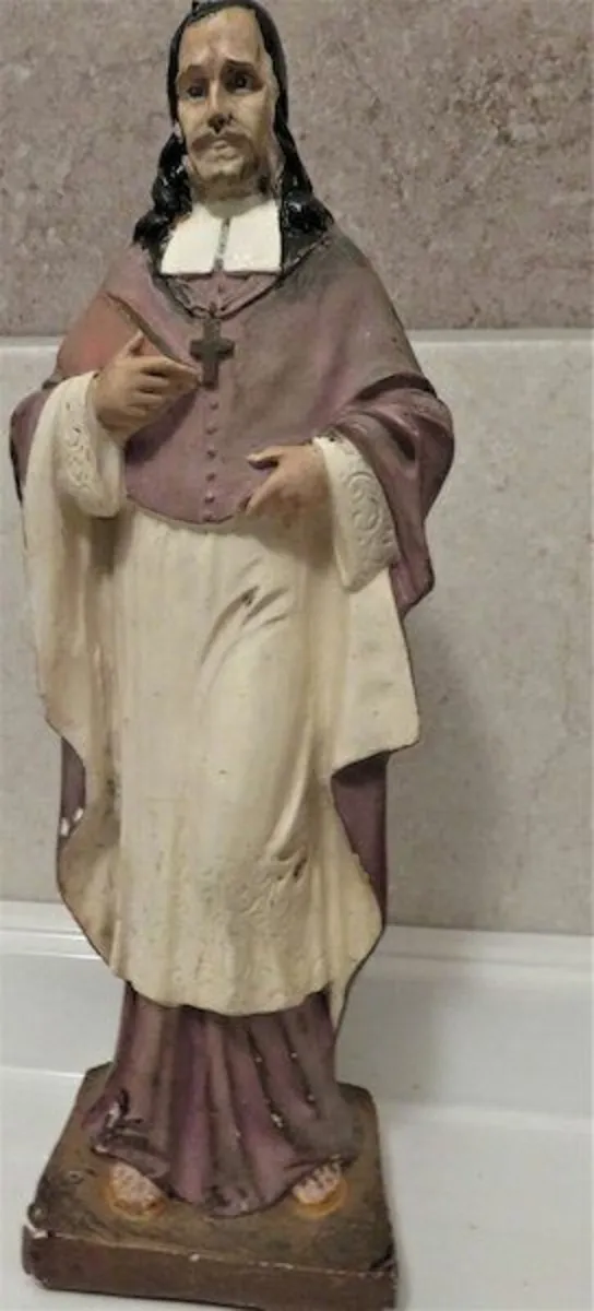 statue