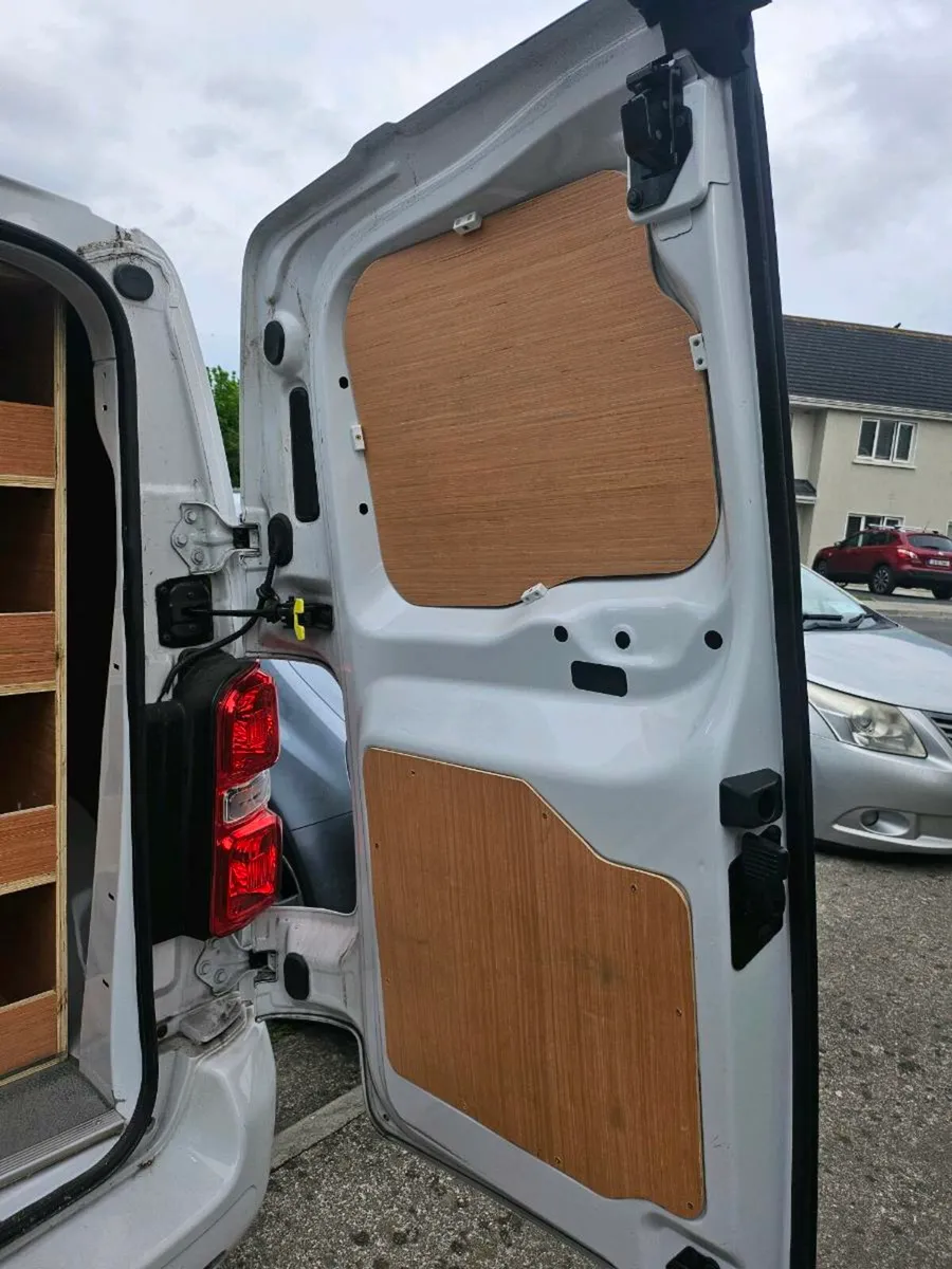 232Opel vivaro electric sports 75kw large battery - Image 3