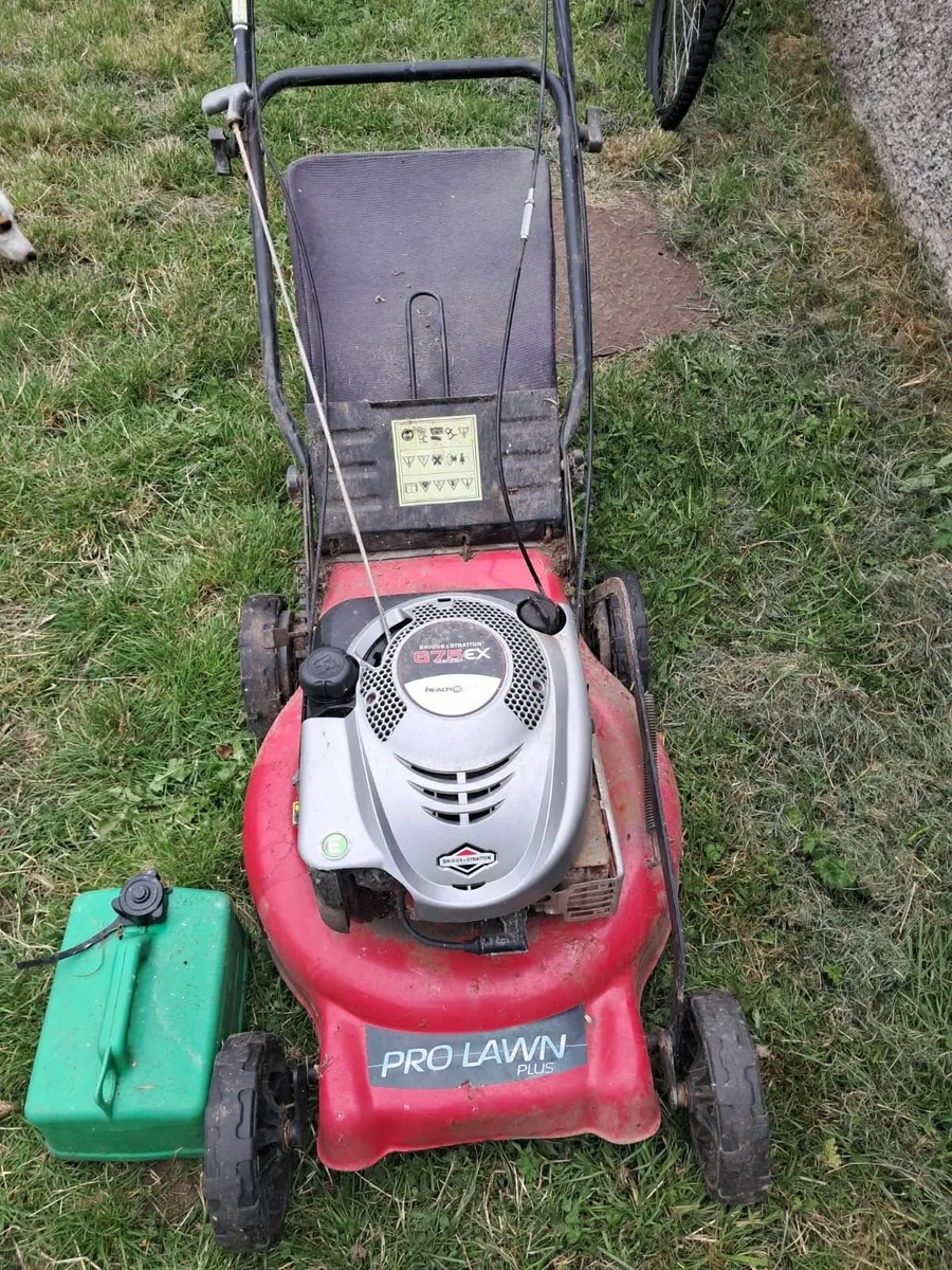 Petrol lawnmower - Image 1