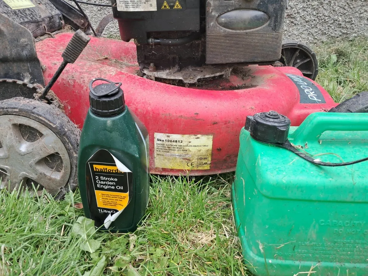 Petrol lawnmower - Image 4