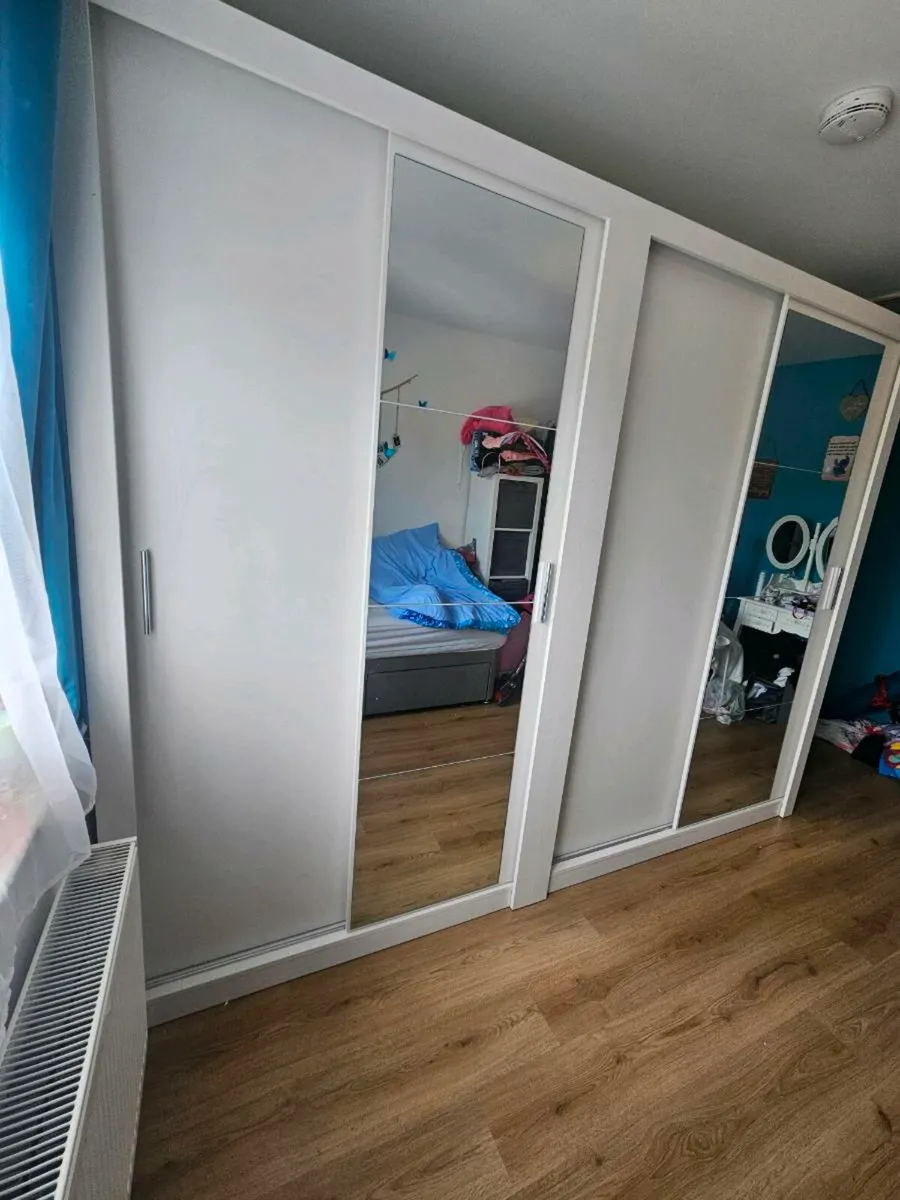 WARDROBES CALL DARREN 087 2927892 - Image 1