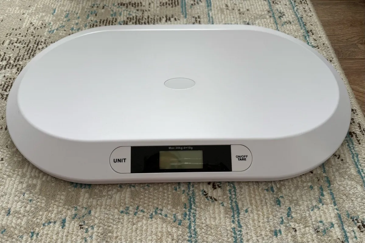 Baby weighing scale