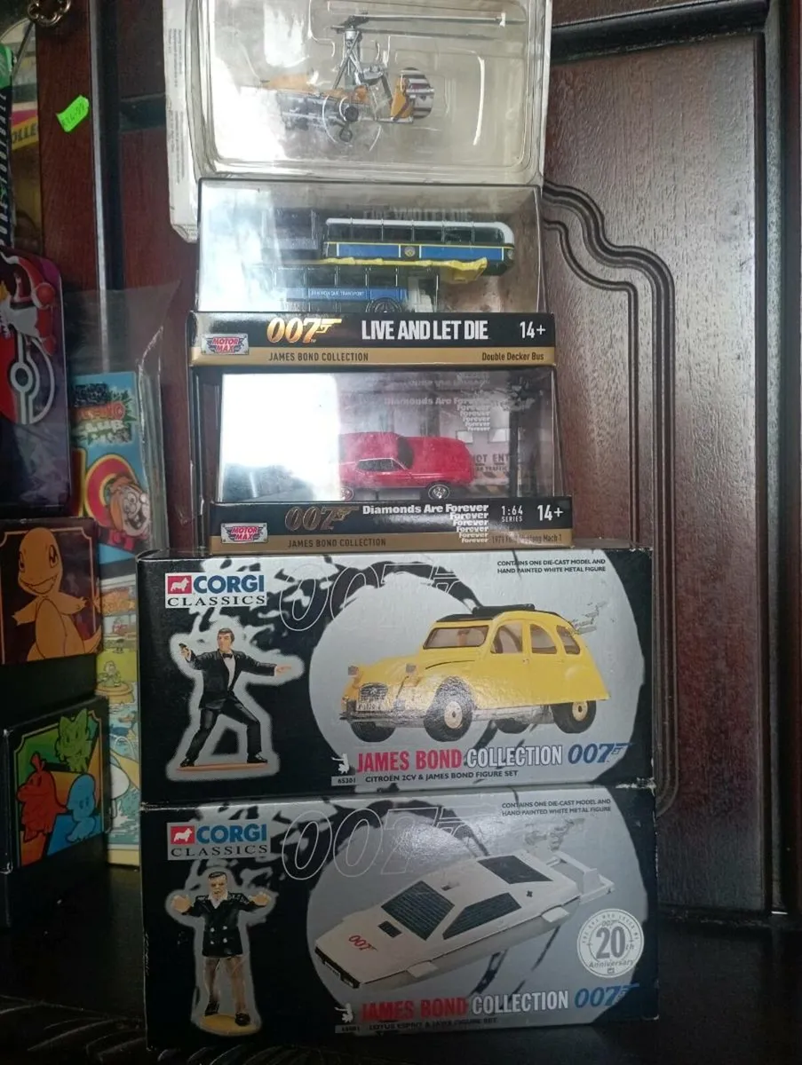 A COLLECTION OF JAMES BOND OO7 DIE-CAST MODLES - Image 1