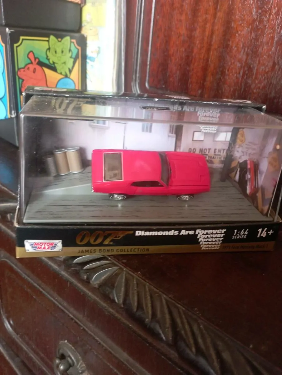 A COLLECTION OF JAMES BOND OO7 DIE-CAST MODLES - Image 2