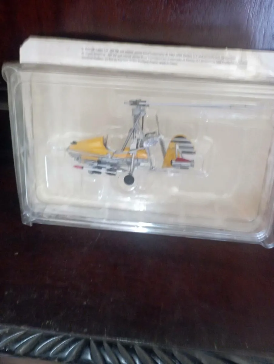 A COLLECTION OF JAMES BOND OO7 DIE-CAST MODLES - Image 4