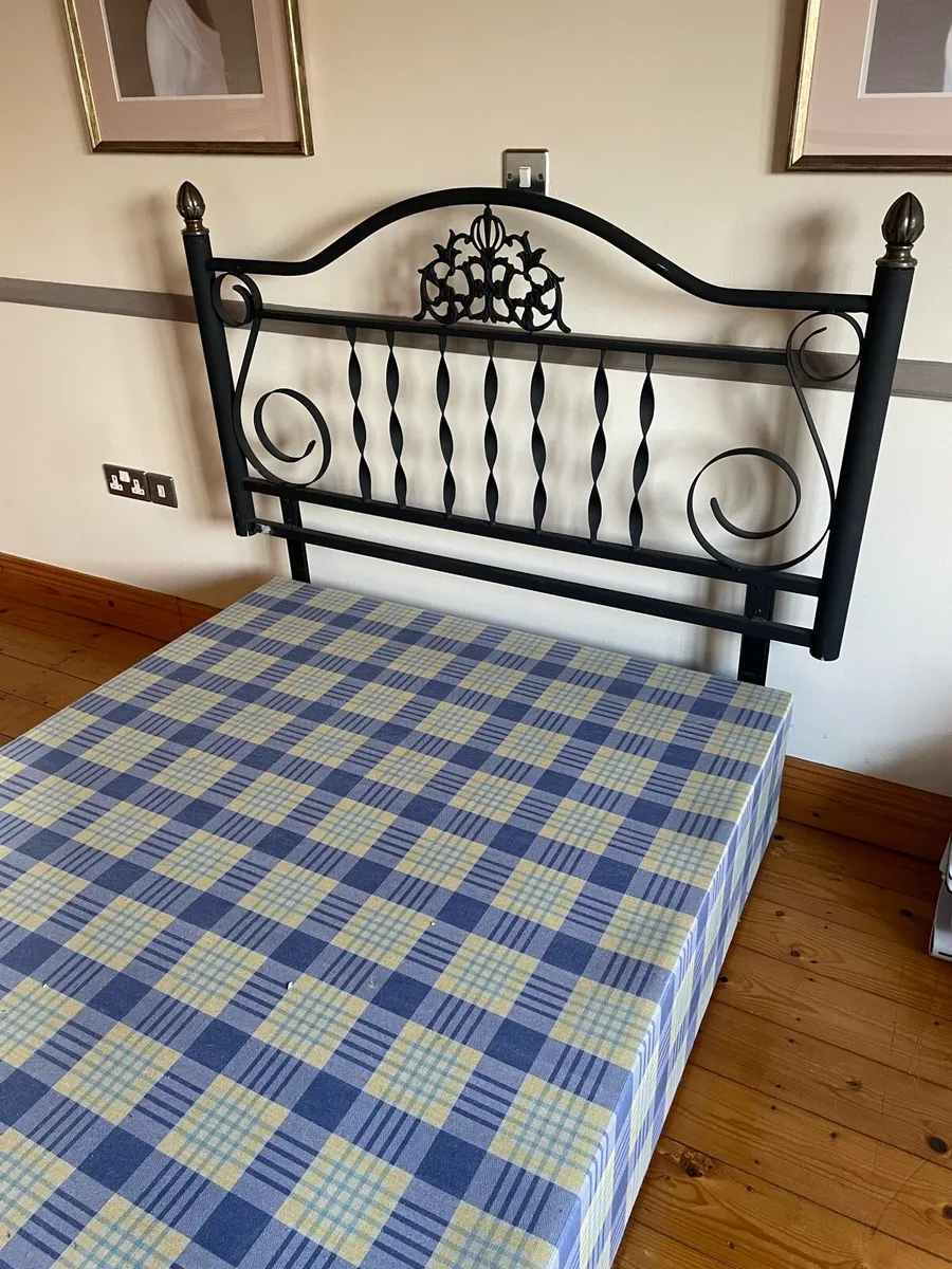 Bed base and headboard - Image 2