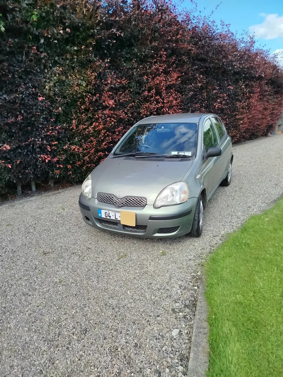 Toyota Yaris 2004 - Image 2