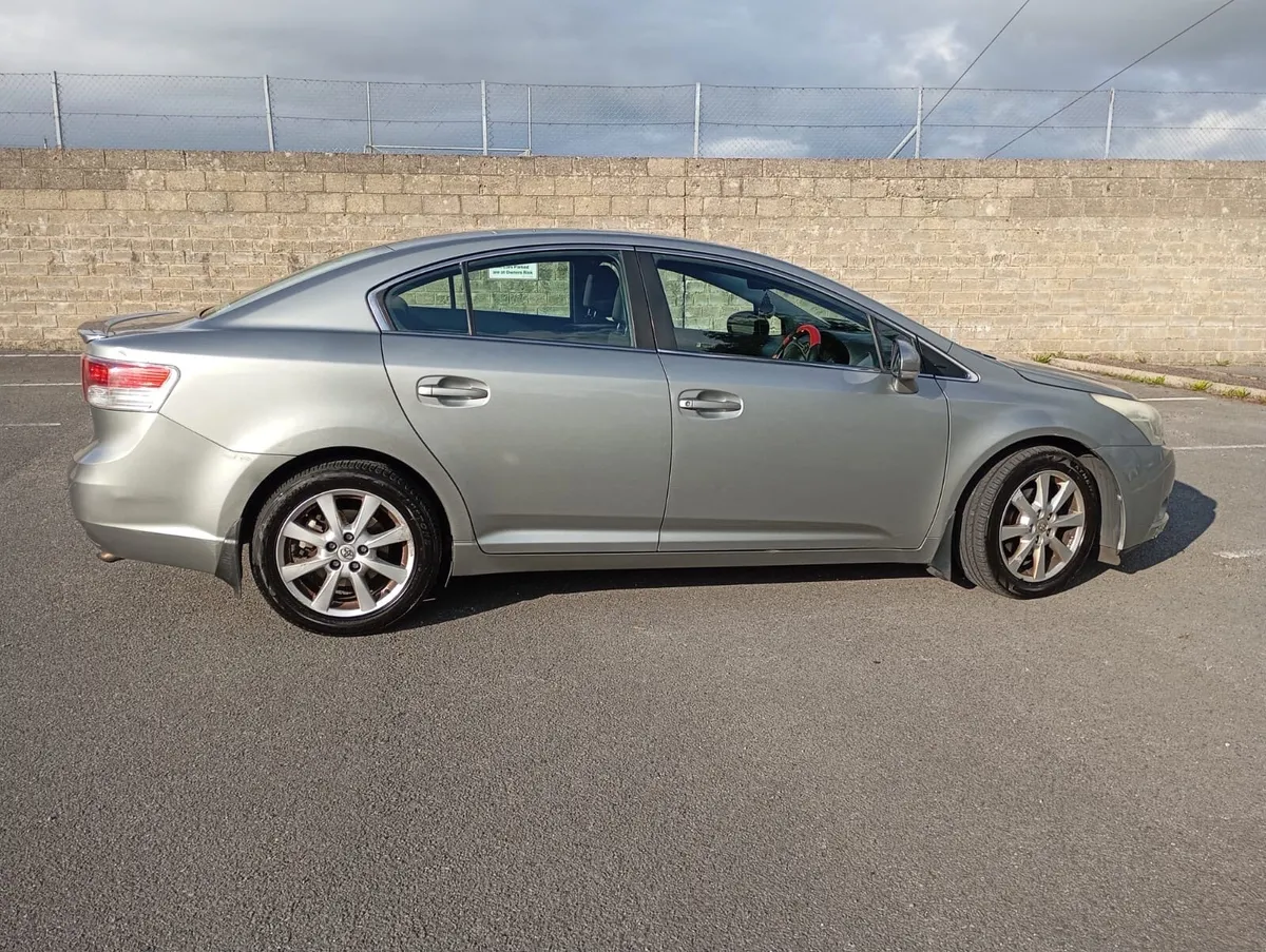 Toyota avens is - Image 1