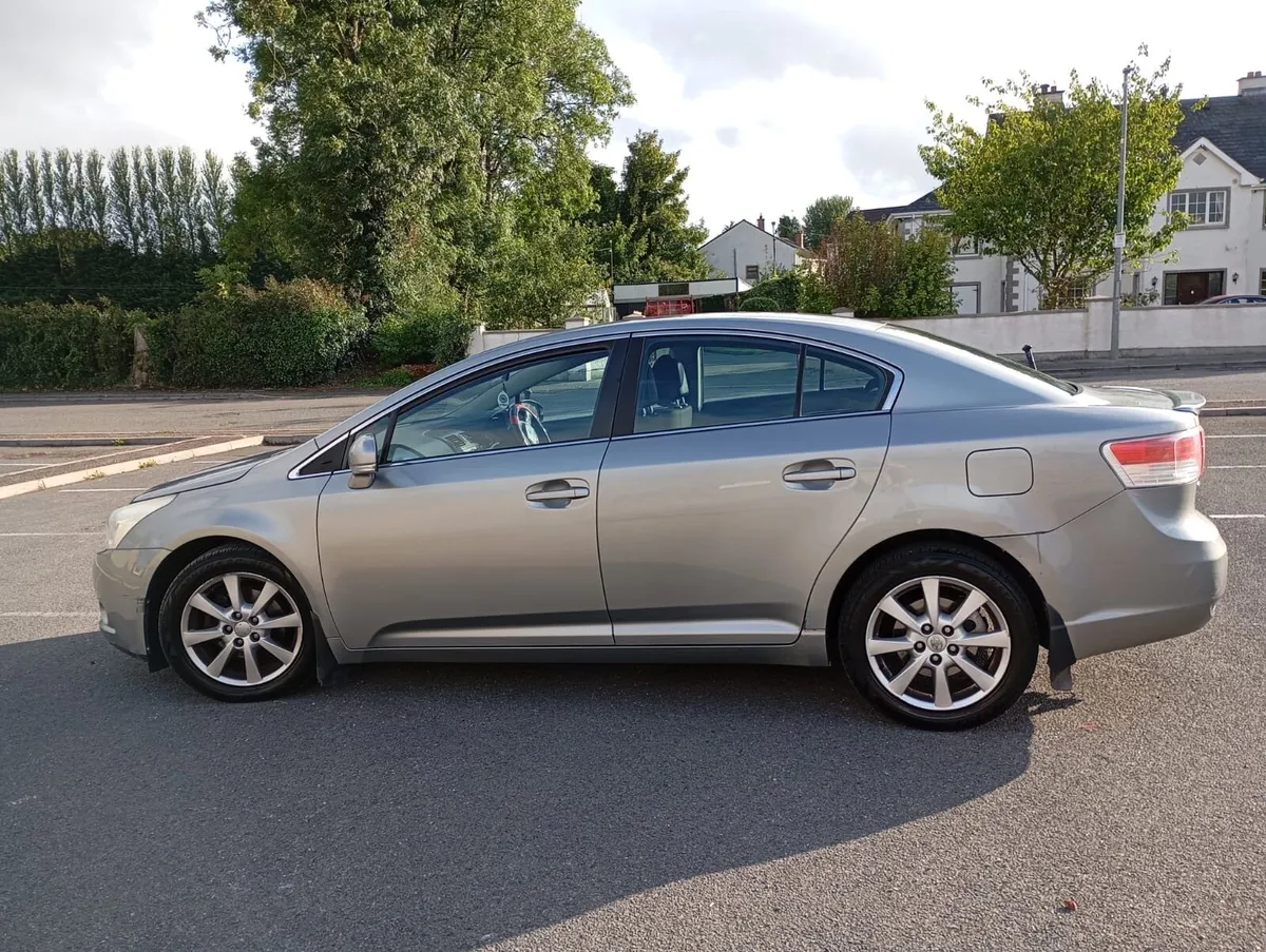 Toyota avens is - Image 3