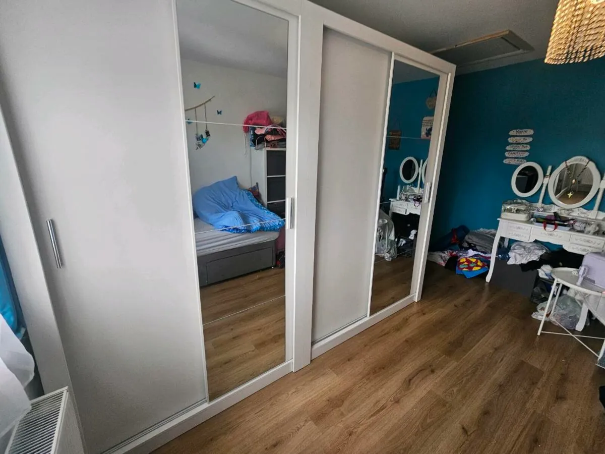 WARDROBES CALL DARREN 087 2927892 - Image 1