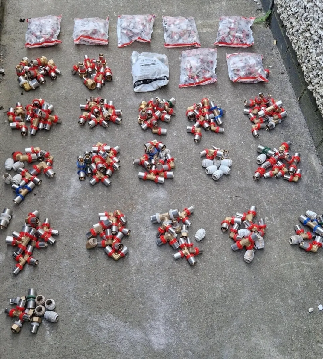 Plumbing crimp fittings
