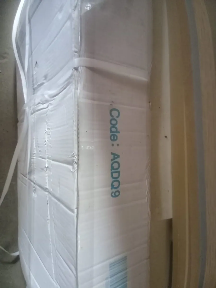 900x900 quadrant shower tray with full screen. - Image 2