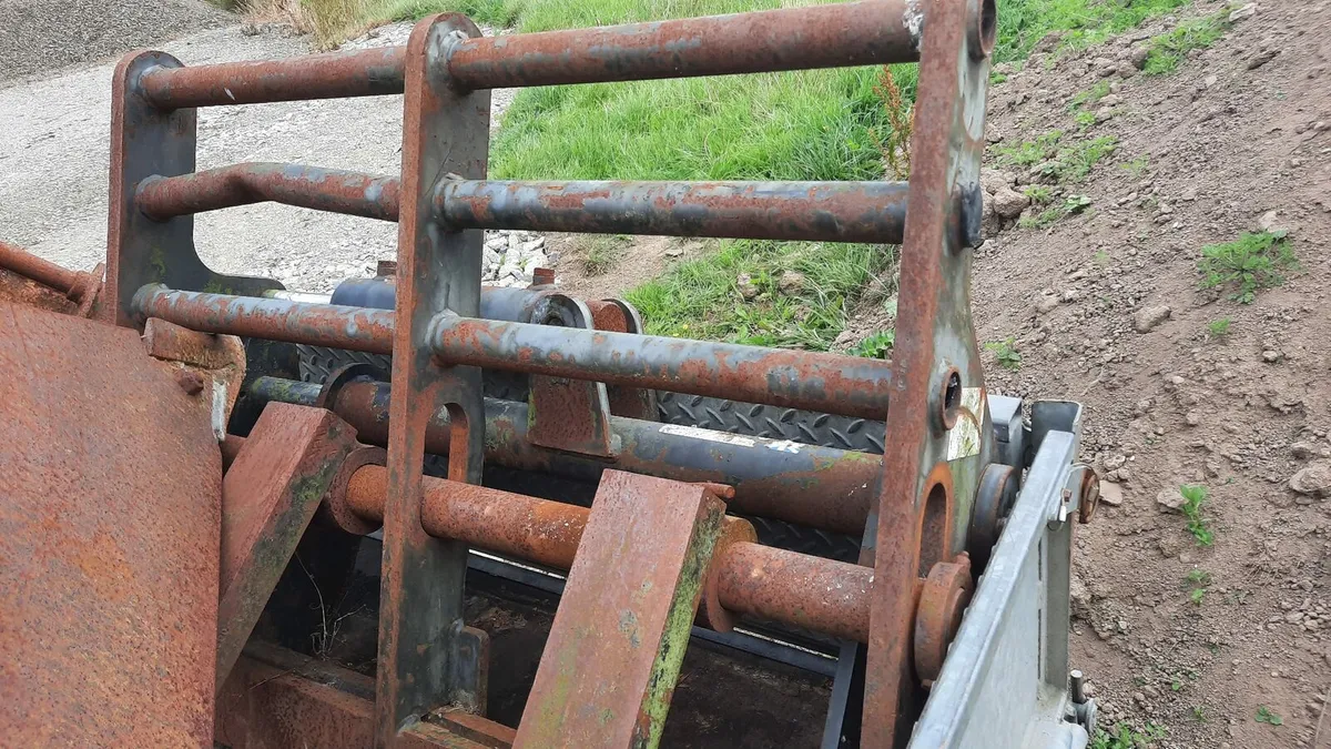14x buckets.quick hitch-fork- job lot -individua - Image 3