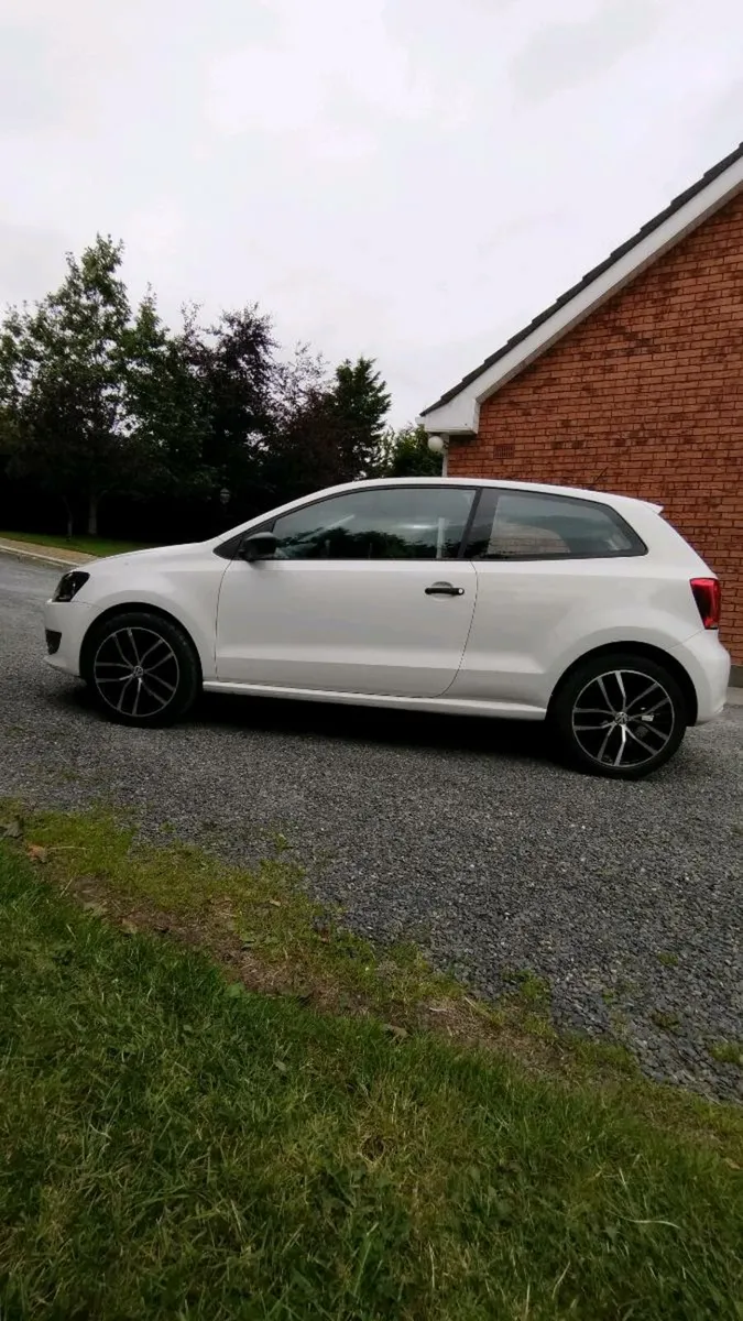 Car - Image 3