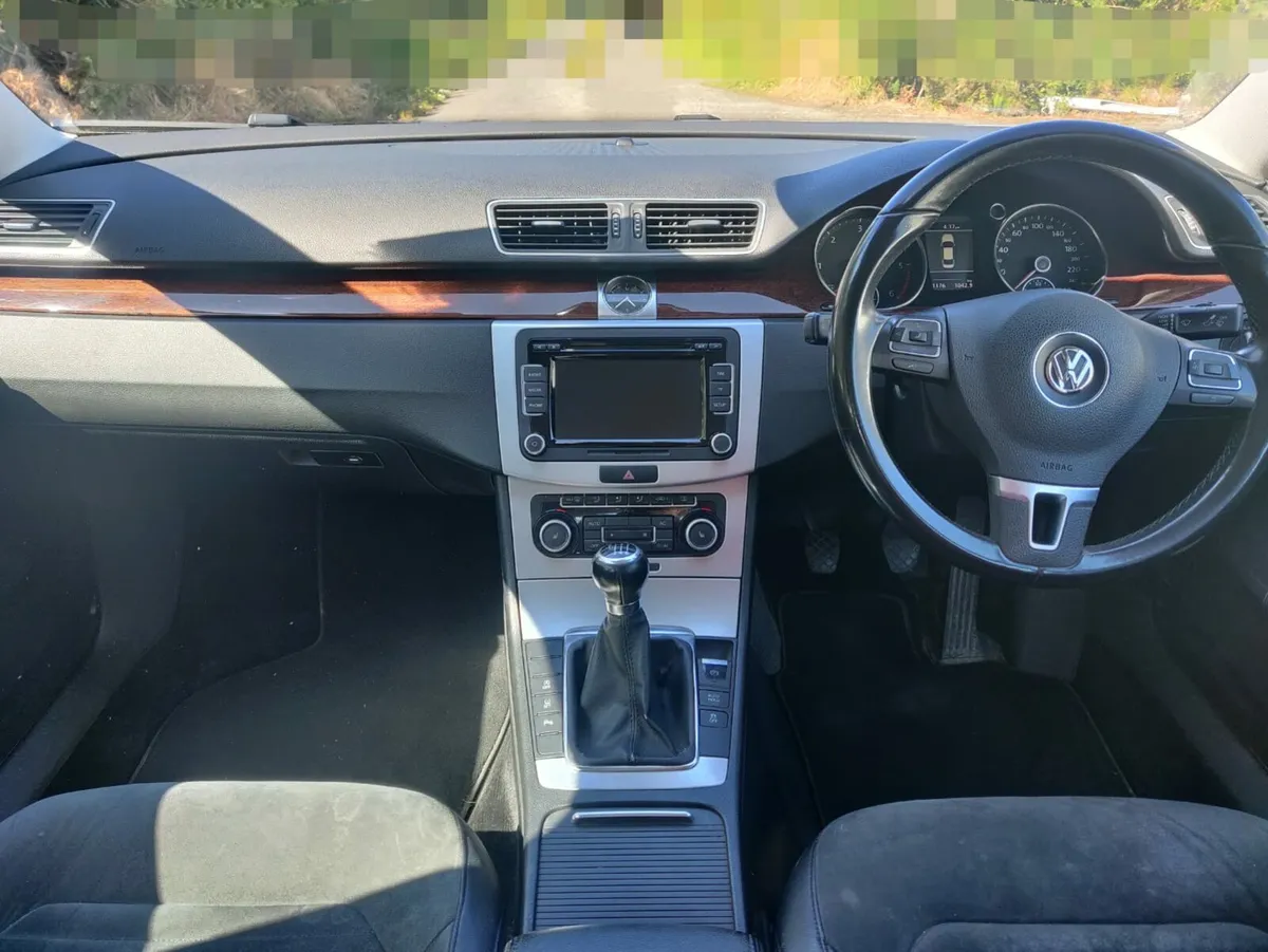 VW Passat - Image 4