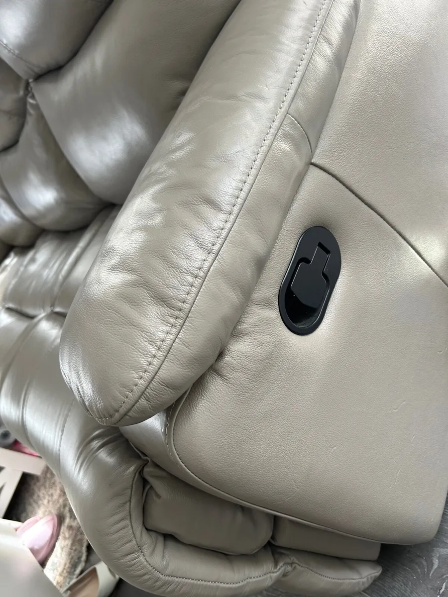 3,2,1 seater sofa,leather,not used - Image 4