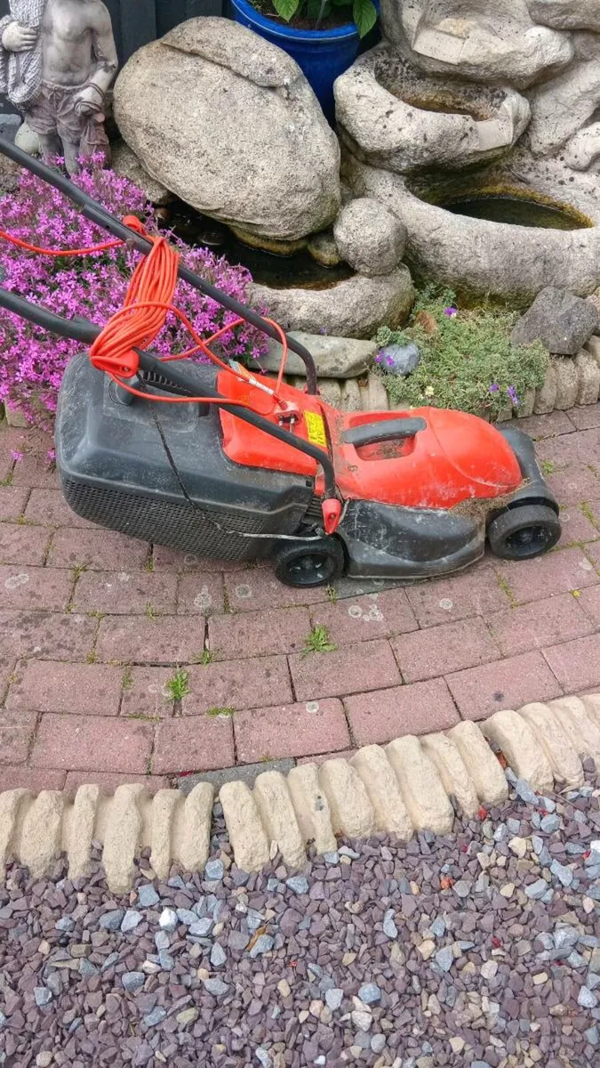 Electric flymo mower - Image 1