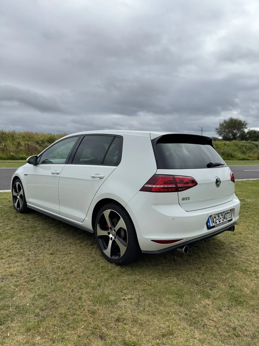 Volkswagen Golf GTI - Image 4