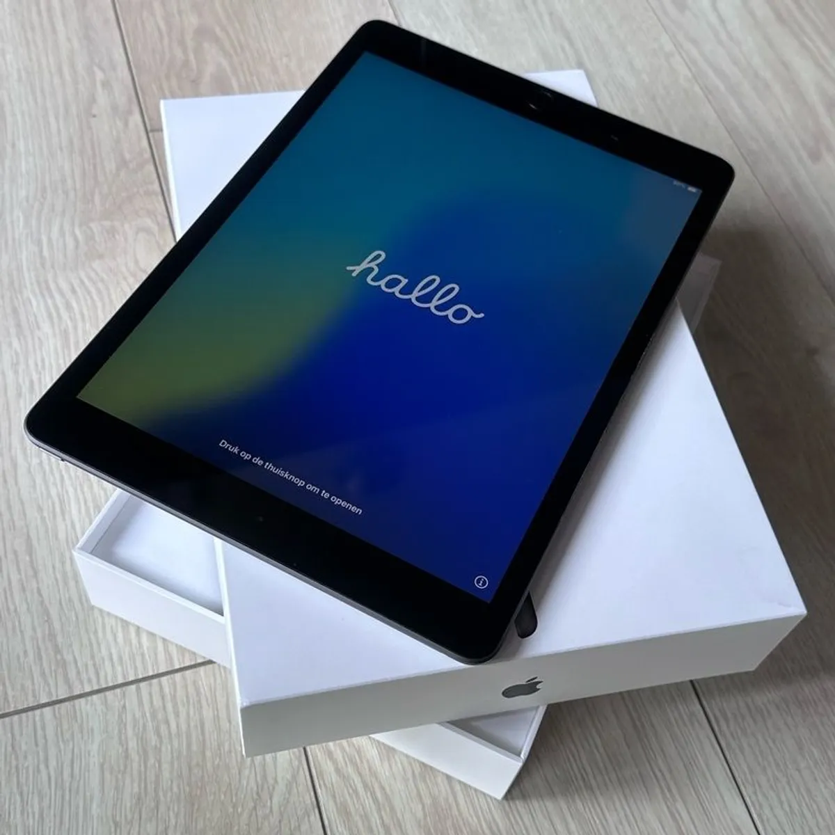 IPad - Image 1