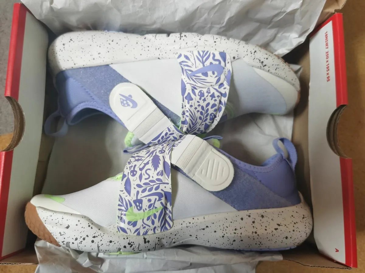 Nike Flex advance se Uk2.5 New for Boys and Girls - Image 1