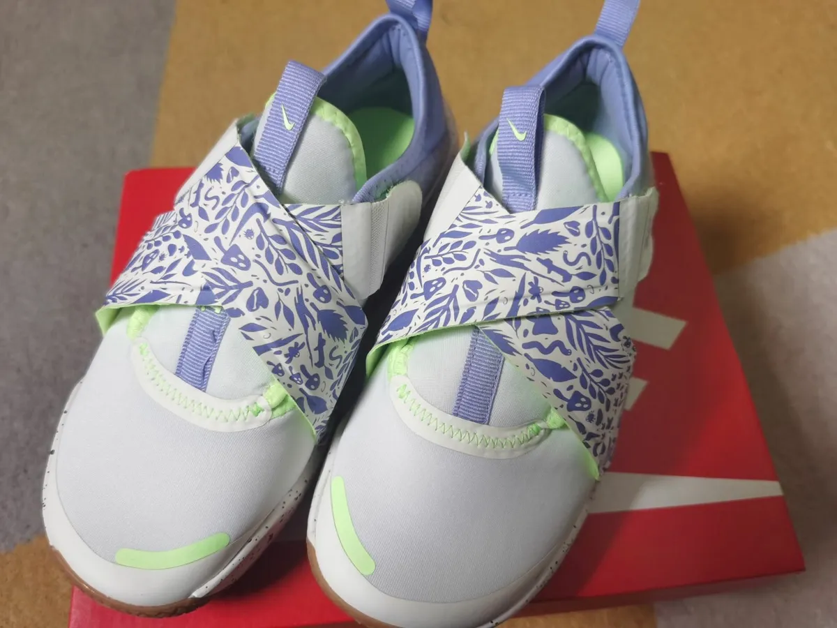 Nike Flex advance se Uk2.5 New for Boys and Girls - Image 2