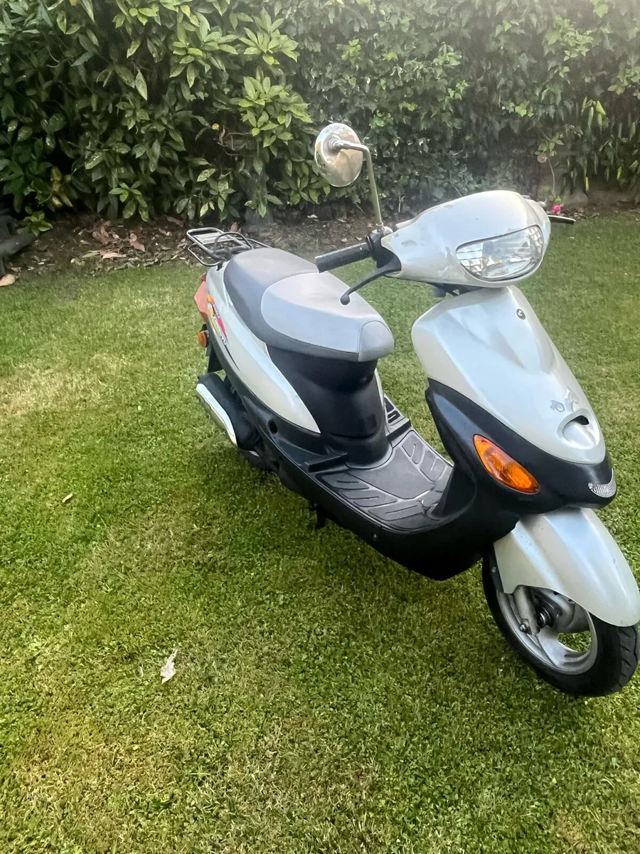 50cc Moped - Image 1