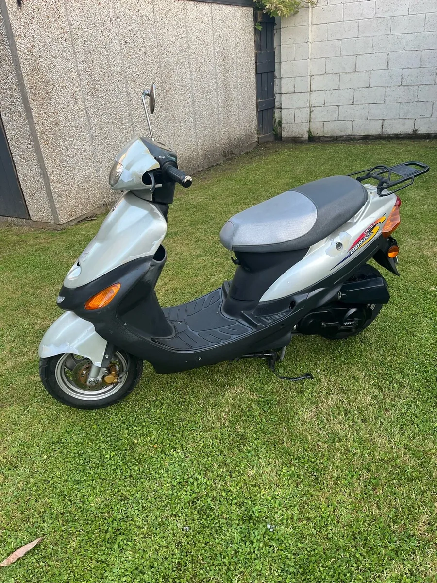 50cc Moped - Image 3