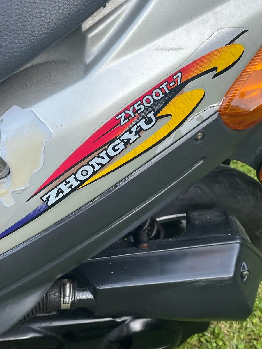 50cc Moped - Image 4