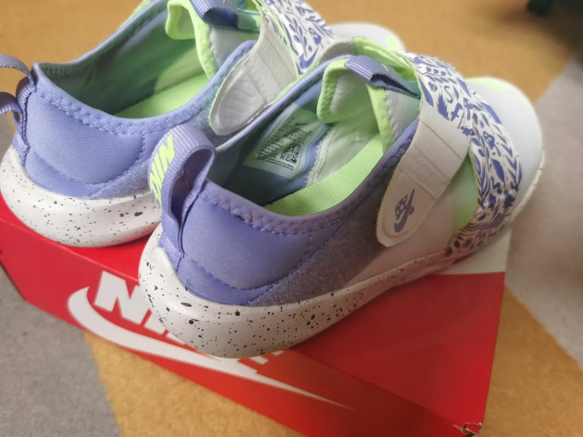 Nike Flex advance se Uk2.5 New for Boys and Girls - Image 4