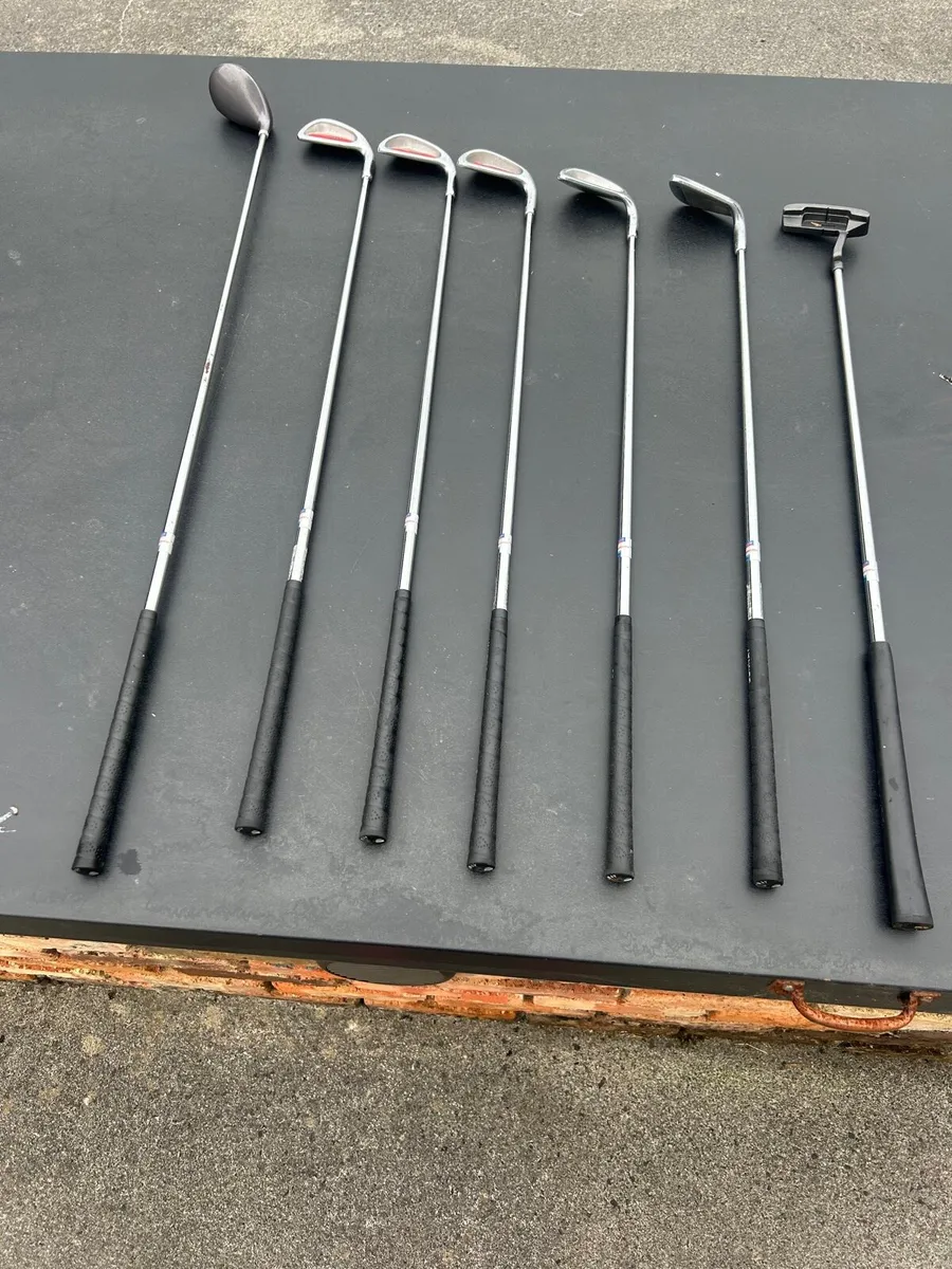 Children’s Set of Golf Clubs (With bag) - Image 2