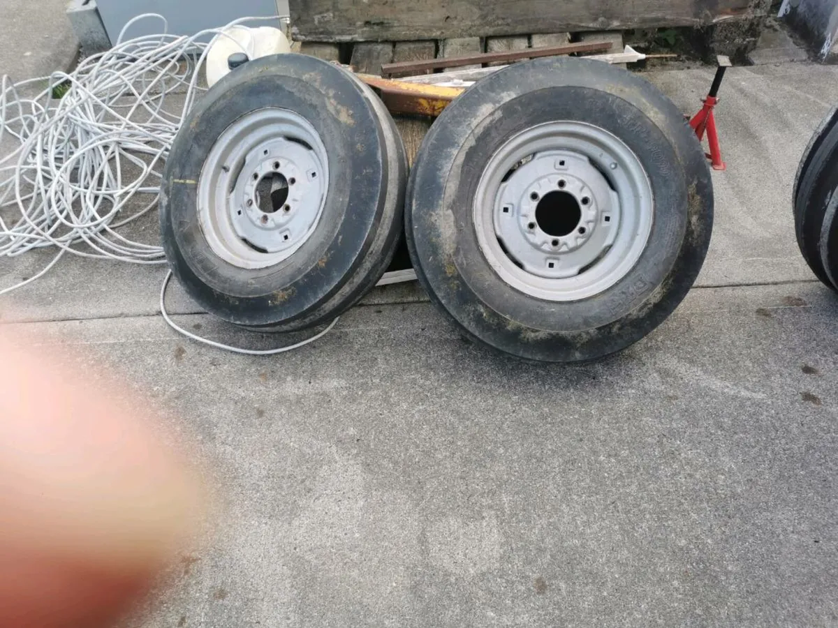 Tractor tyre wheels - Image 2