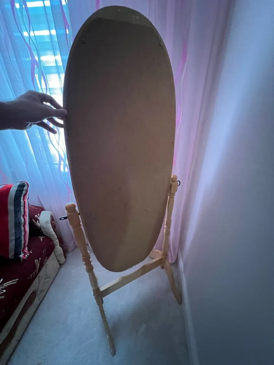 Standing Oval Swivel Mirror - Image 2