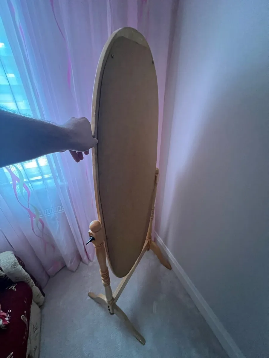 Standing Oval Swivel Mirror - Image 3