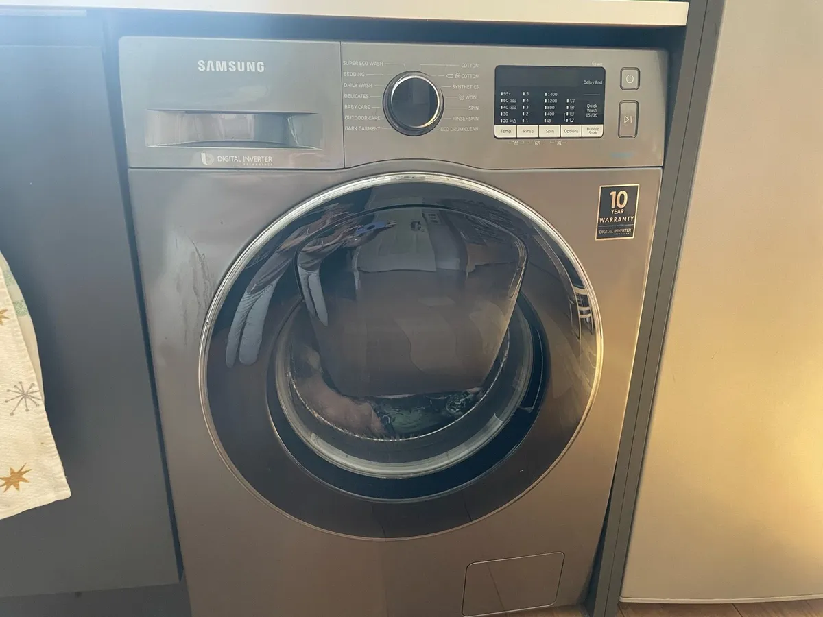 Samsung 8kg 1400 spin washing machine - Image 1